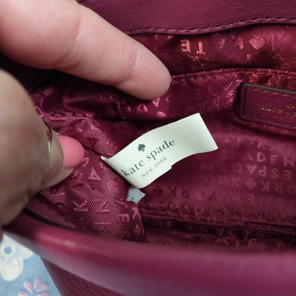 3086 Small Kate Spade Cross Body in Wine Leather. - Picture 9 of 11